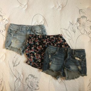 Bundle of 3 shorts